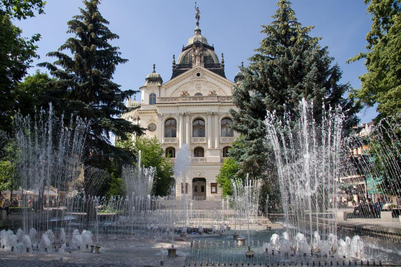 Hotel Crystal Košice Exterior foto